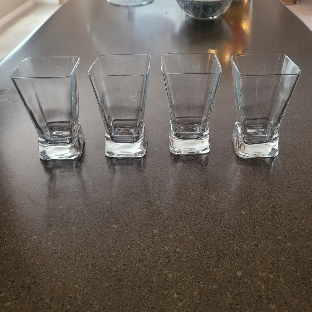 Vintage Set of‎ 4 Square Tapered Shot Glasses Clear Heavy Base Barware Glassware